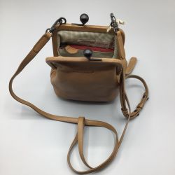 Aunts & Uncles Iphone Tasche Grandma`s  Luxury Club Mrs Sugar Pop Caramel